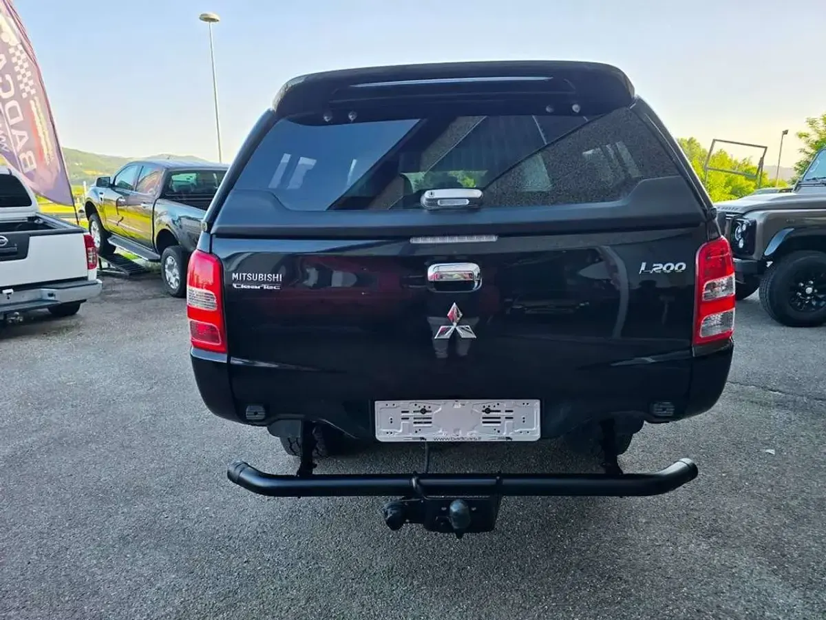 Usata Mitsubishi L Invite 154 CV (113 kW) 2017 Nero SUV