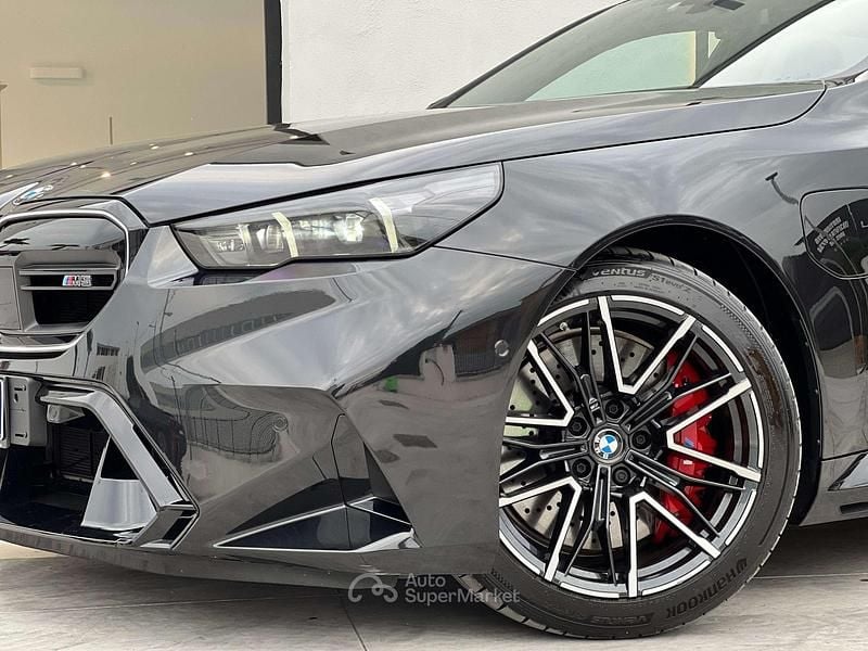 Usata BMW M5 585 CV (430 kW) 2025 Nero Station wagon