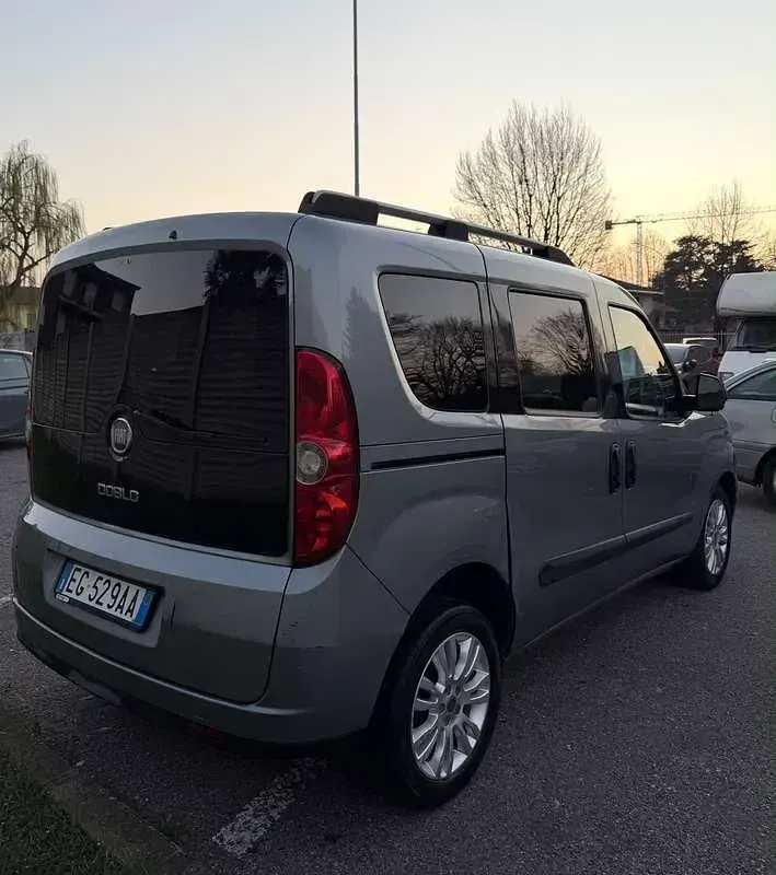 Usata Fiat Doblò Emotion 105 CV (77 kW) 2010 Monovolume