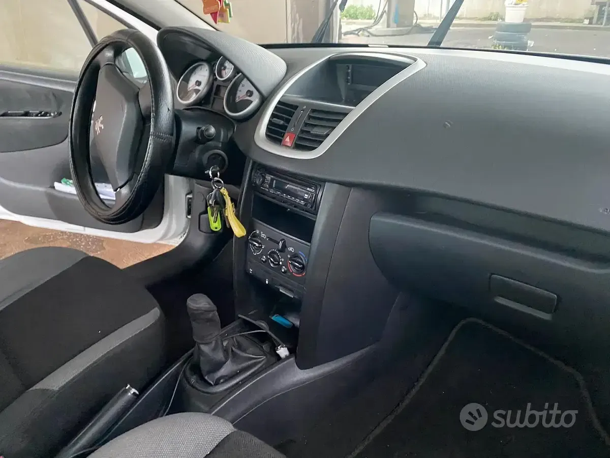 Usata Peugeot 207 88 CV (64 kW) 2009 Berlina