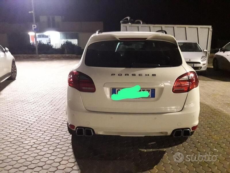 Usata Porsche Cayenne 245 CV (180 kW) 2011 Bianco SUV