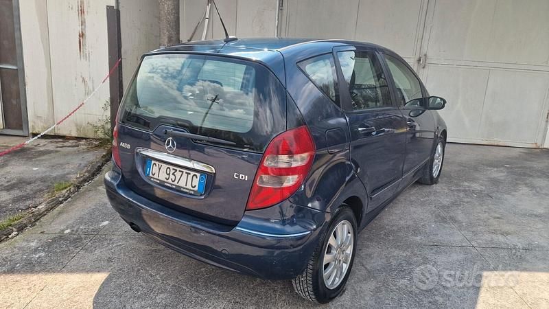 Usata Mercedes A180 Elegance 109 CV (80 kW) 2005 Blu Berlina