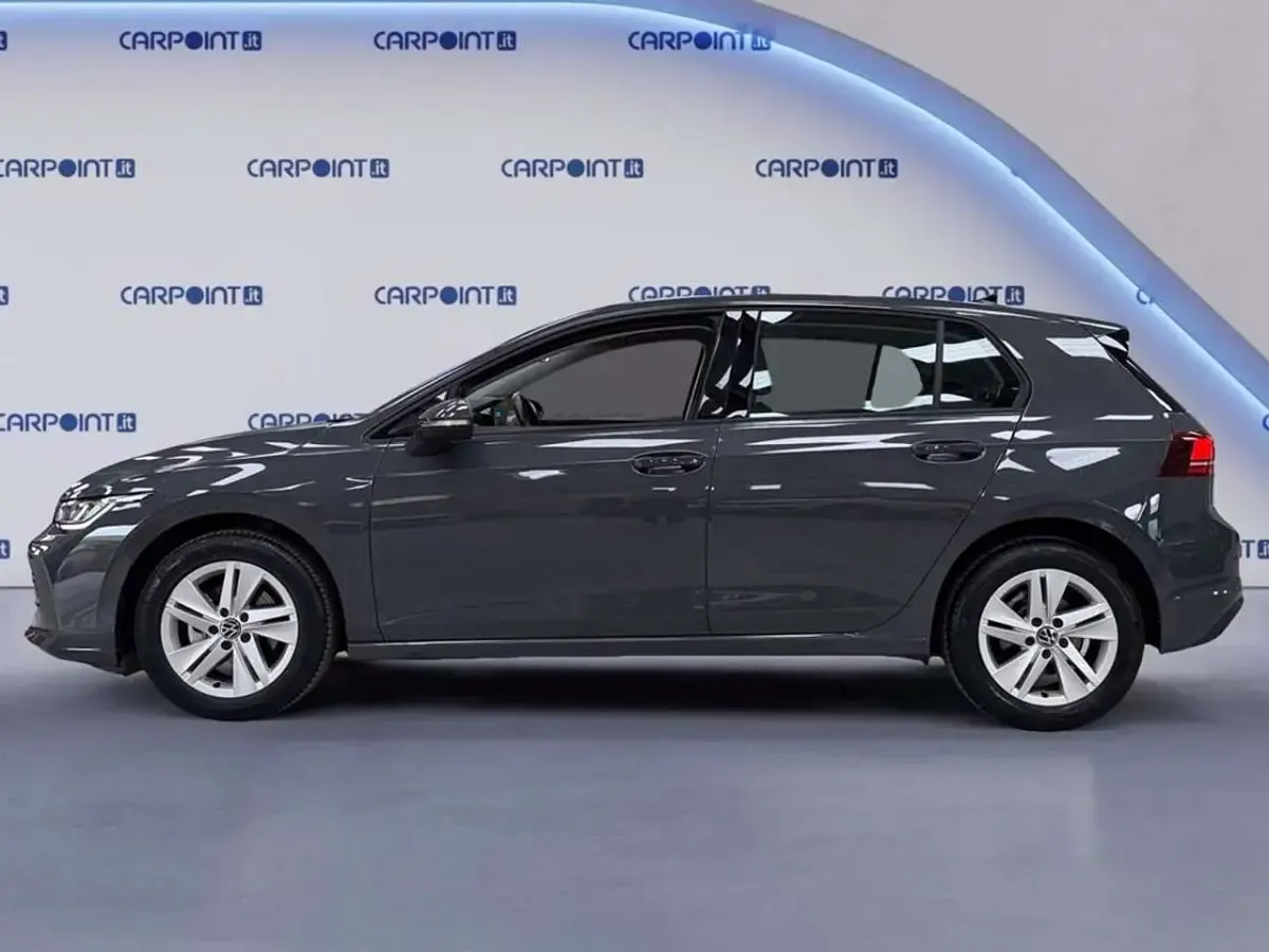 Usata VW Golf VIII Life 116 CV (85 kW) 2025 Grigio Berlina