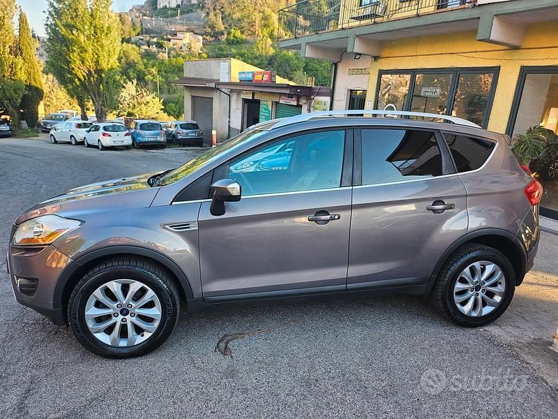 Begagnad Ford Kuga Titanium 163 HK (119 kW) 2012 Grå SUV