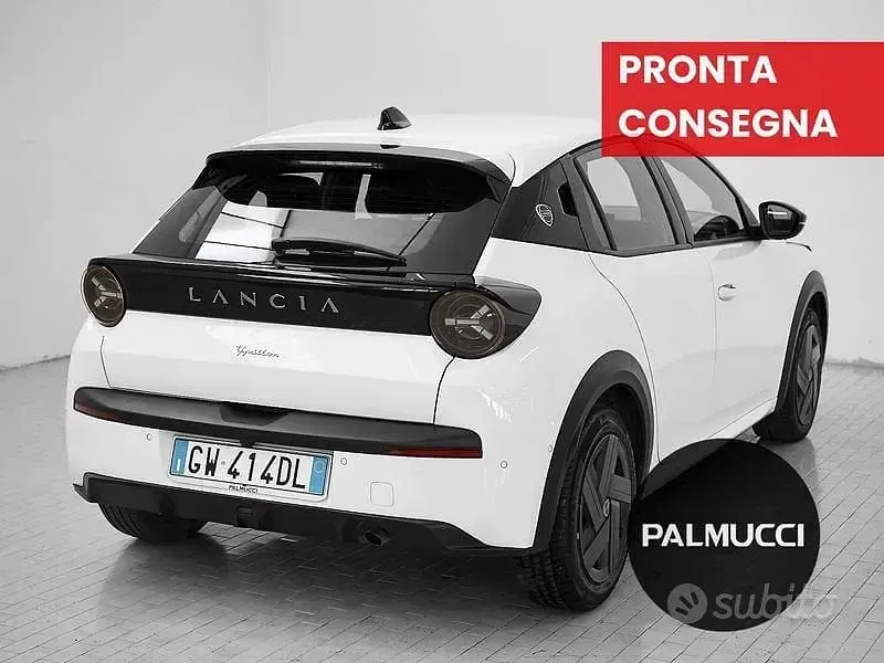 Usata Lancia Ypsilon 101 CV (74 kW) 2024 Bianco Utilitaria