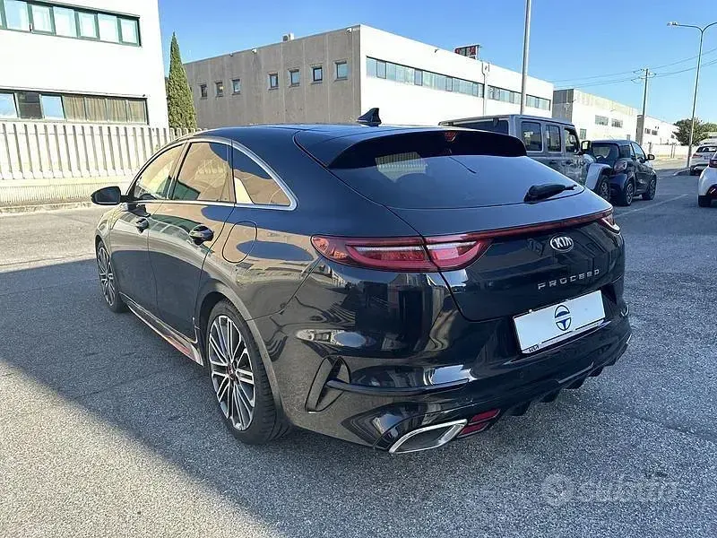 Usata Kia ProCeed GT 204 CV (150 kW) 2019 Nero Station wagon