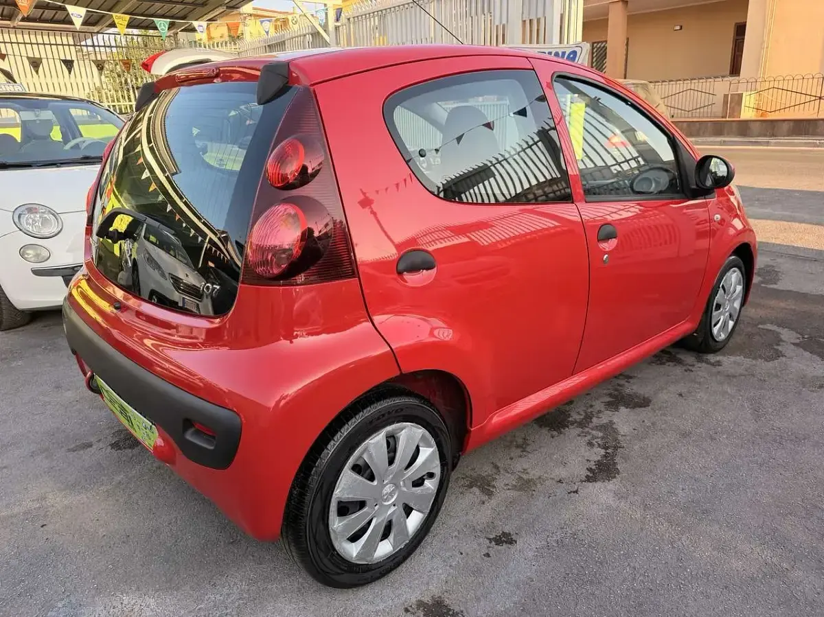Usata Peugeot 107 68 CV (50 kW) 2014 Other Utilitaria