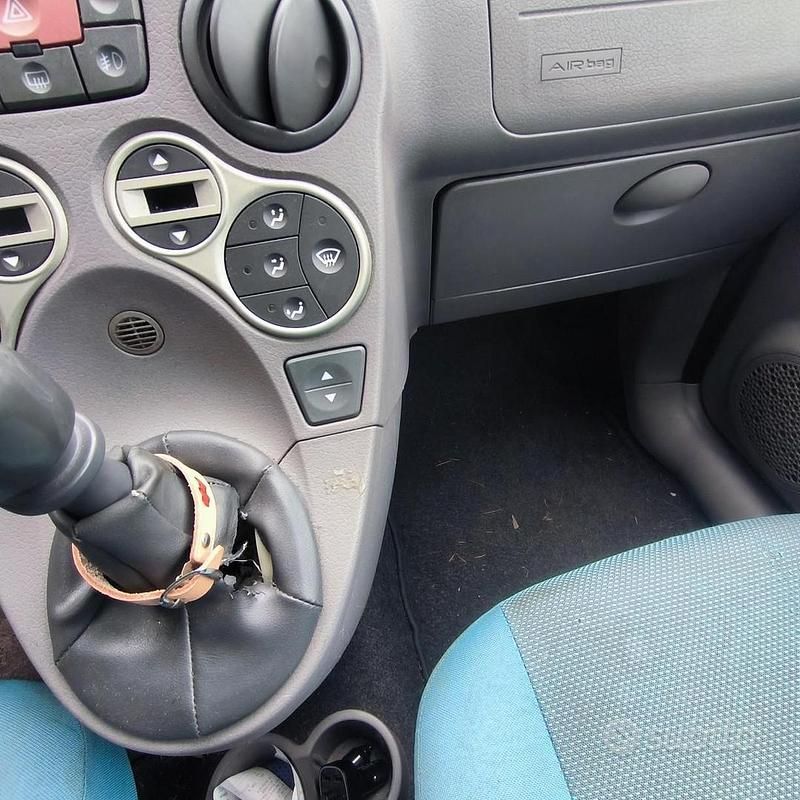 Usata Fiat Panda 70 CV (51 kW) 2004 Utilitaria