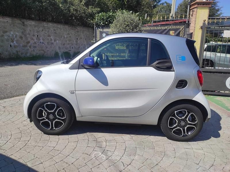 Usata Smart ForTwo Electric Drive 41 kW (56 CV) 2019 Bianco Utilitaria