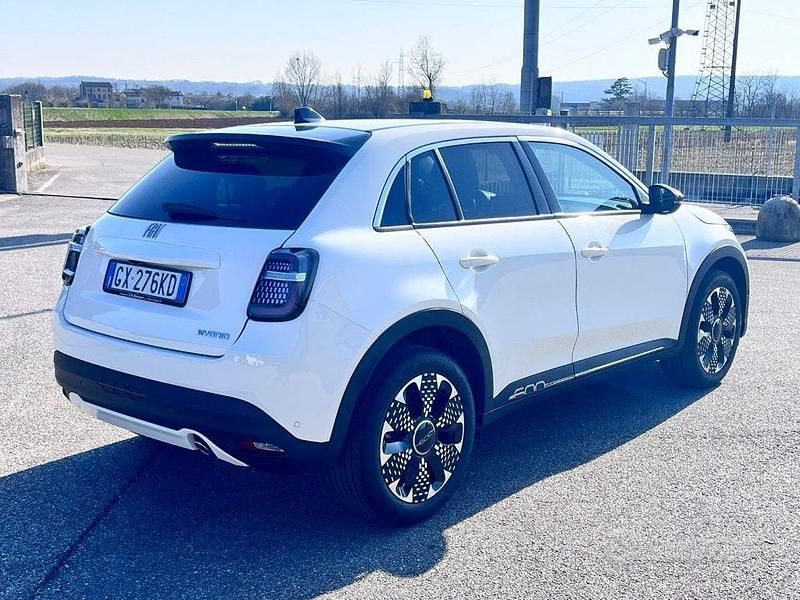 Nuova Fiat 600 La Prima 110 CV (80 kW) 2025 Bianco SUV