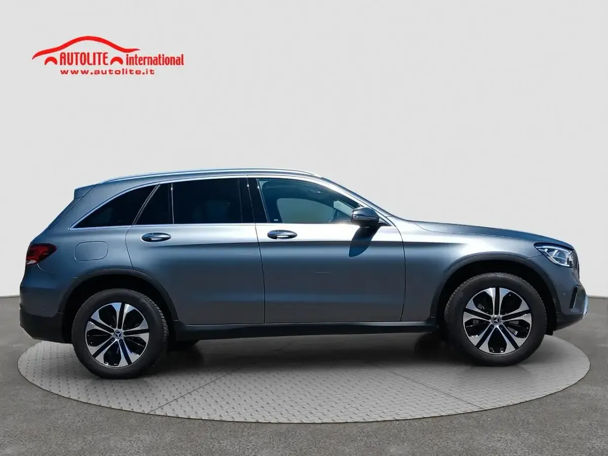 Usata Mercedes GLC300 Business 211 CV (155 kW) 2021 Giallo SUV