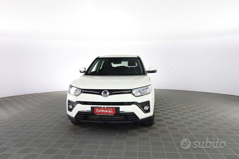Bianco Usata 2022 Ssangyong Tivoli SUV | 14.990 € (Buon prezzo) - Immagine 1/2