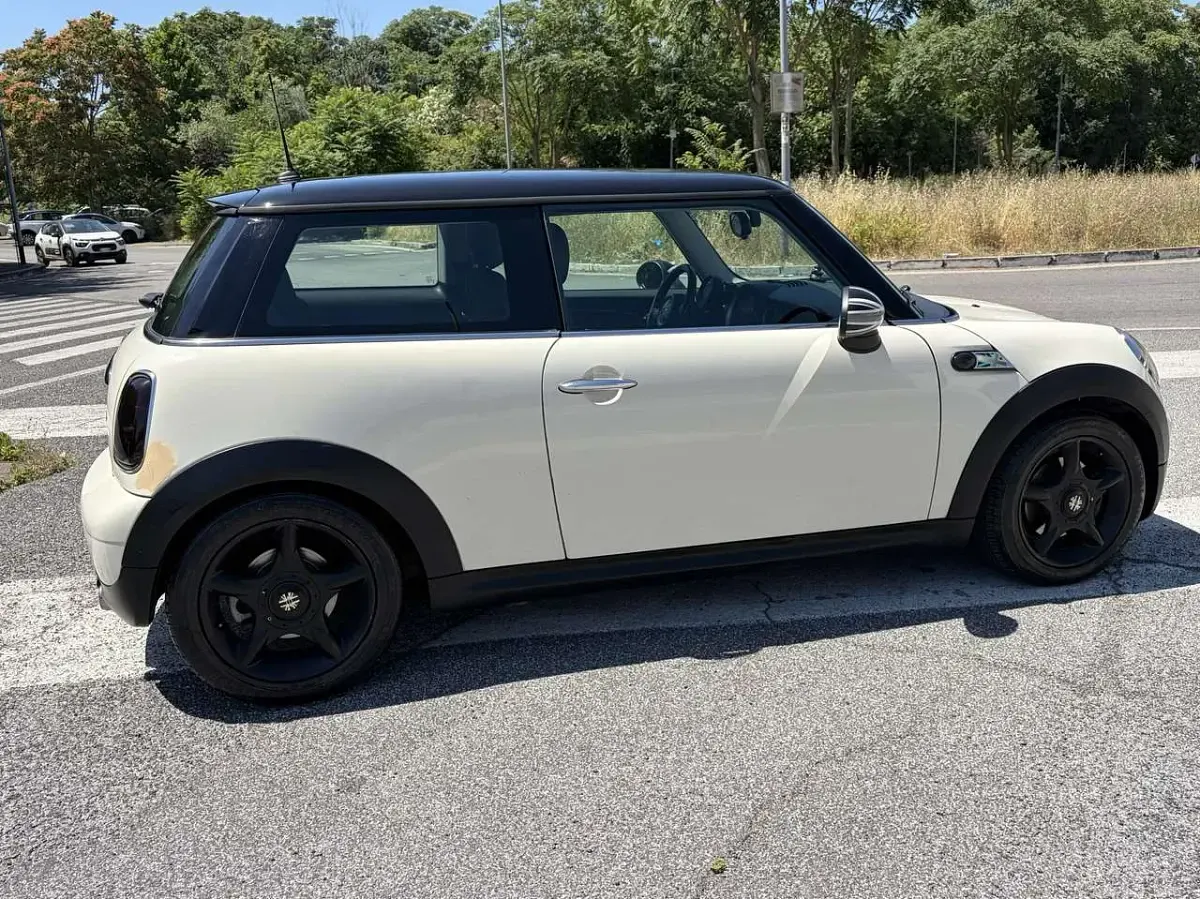 Usata Mini Cooper 75 CV (55 kW) 2011 Bianco Utilitaria