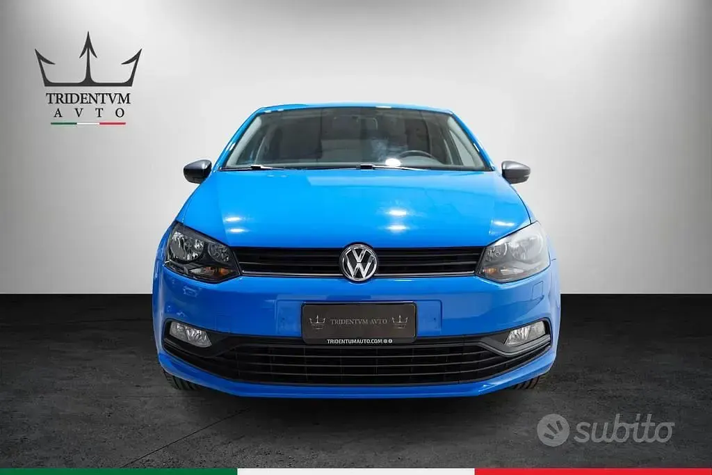 Usata VW Polo Trendline 60 CV (44 kW) 2015 Bluazzurro Berlina