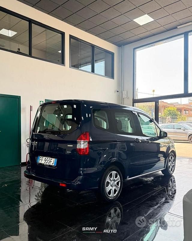Usata Ford Tourneo Courier Titanium 100 CV (73 kW) 2016 Blu Monovolume