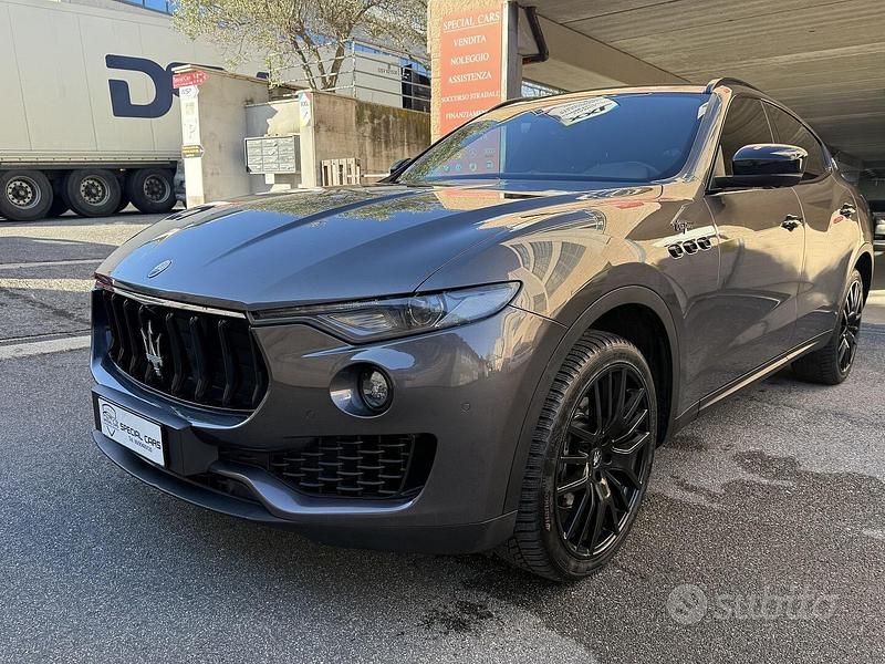 Usata Maserati Levante GranLusso 250 CV (183 kW) 2016 Grigio SUV