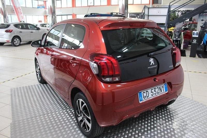 Usata Peugeot 108 Active 72 CV (52 kW) 2021 Rosso Utilitaria