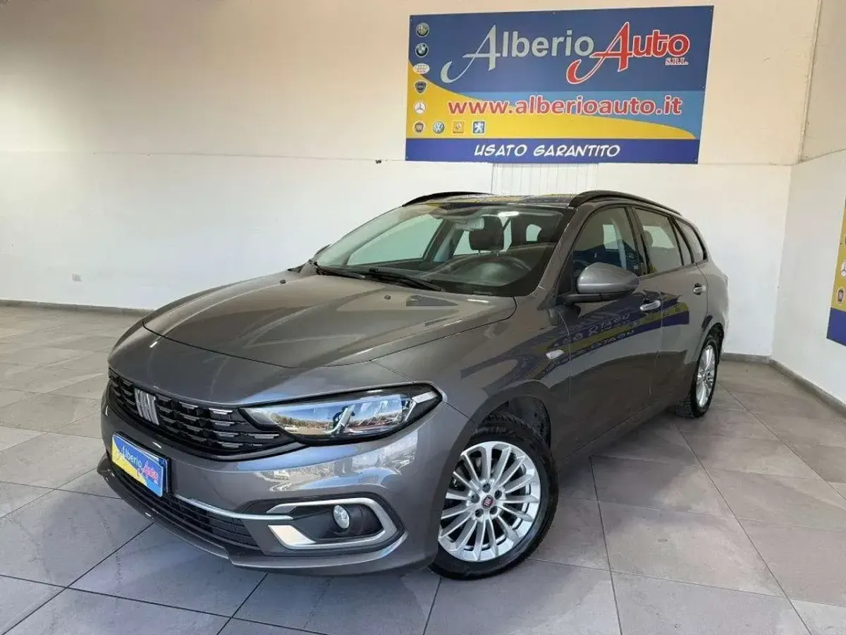 Usata Fiat Tipo Business 131 CV (96 kW) 2021 Grigio scuro Station wagon