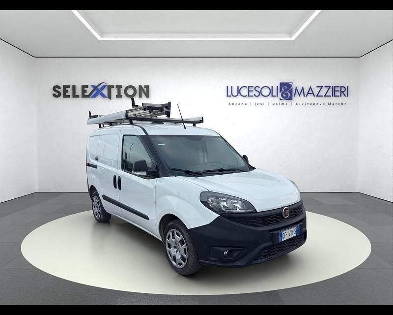 Usata Fiat Doblò Easy 119 CV (87 kW) 2021 Bianco Monovolume