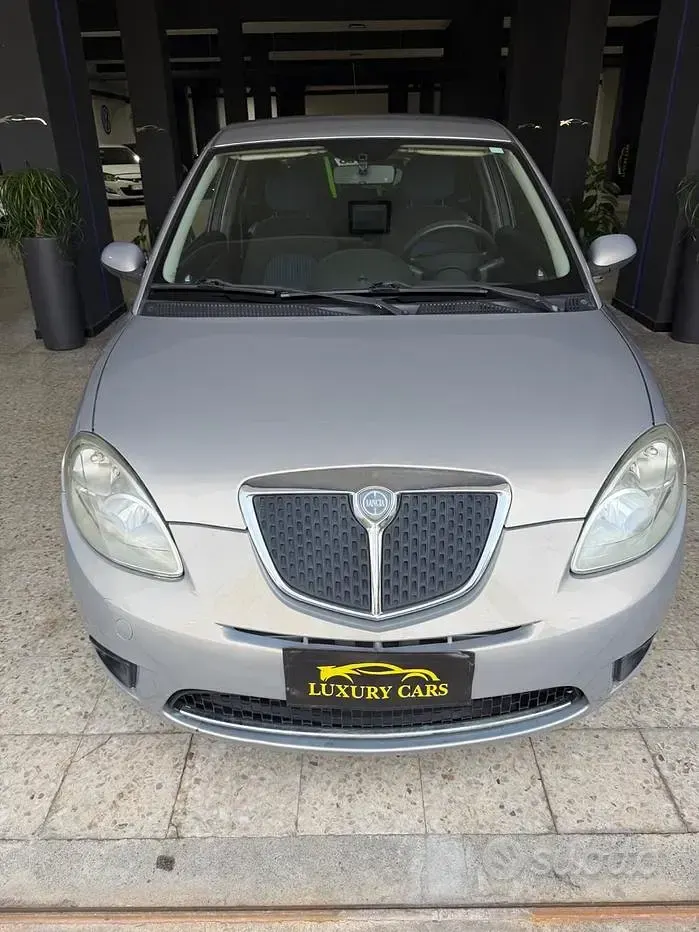 Usata Lancia Ypsilon 75 CV (55 kW) 2008 Marrone Utilitaria
