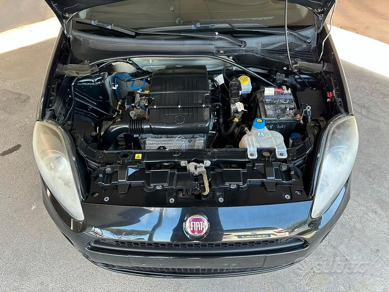 Usata Fiat Punto Street 69 CV (50 kW) 2018 Nero Berlina