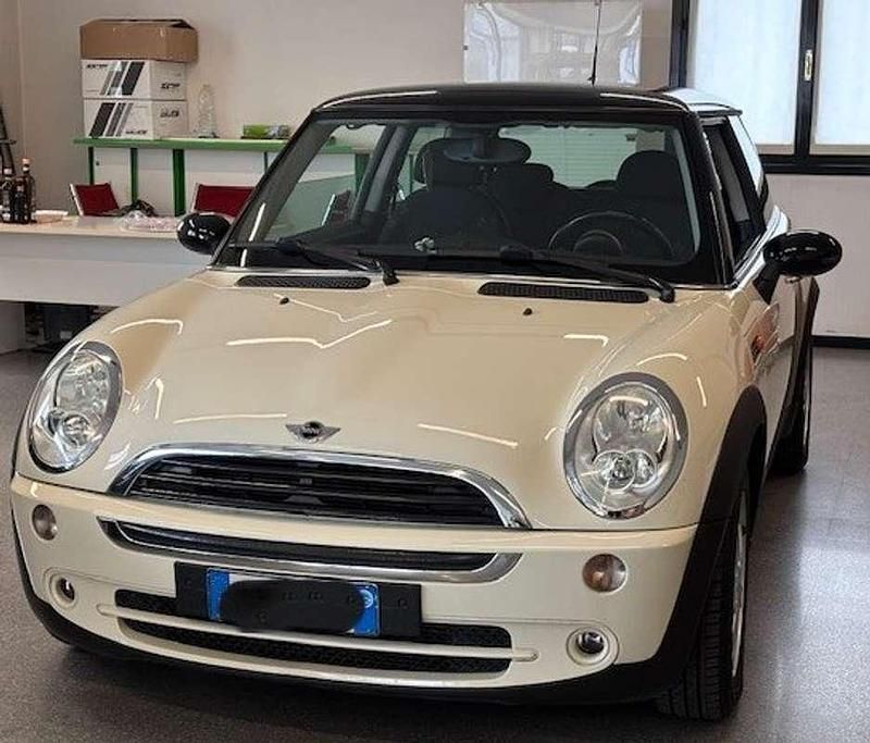Usata Mini ONE 90 CV (66 kW) 2006 Utilitaria