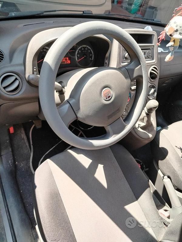 Usata Fiat Panda 69 CV (50 kW) 2011 Grigio Utilitaria