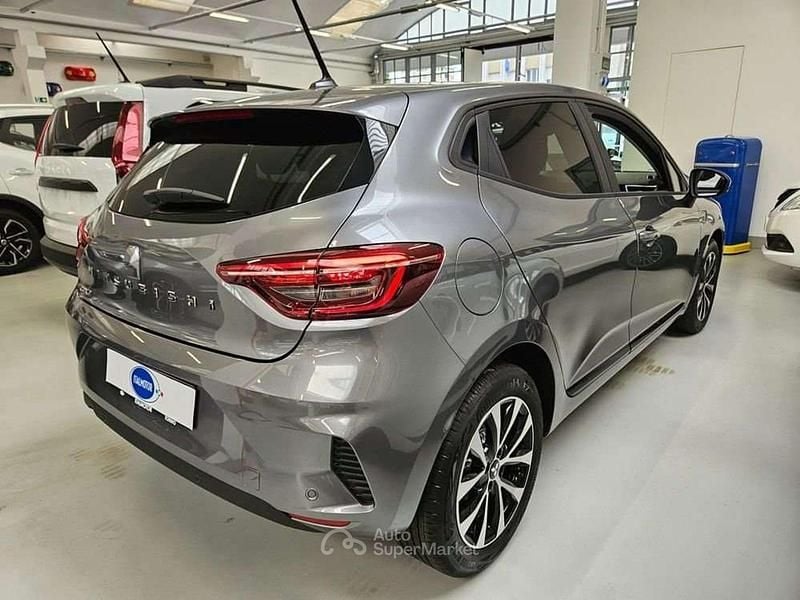 Nuova Mitsubishi Colt Invite 67 CV (49 kW) 2025 Volcanic grey Berlina