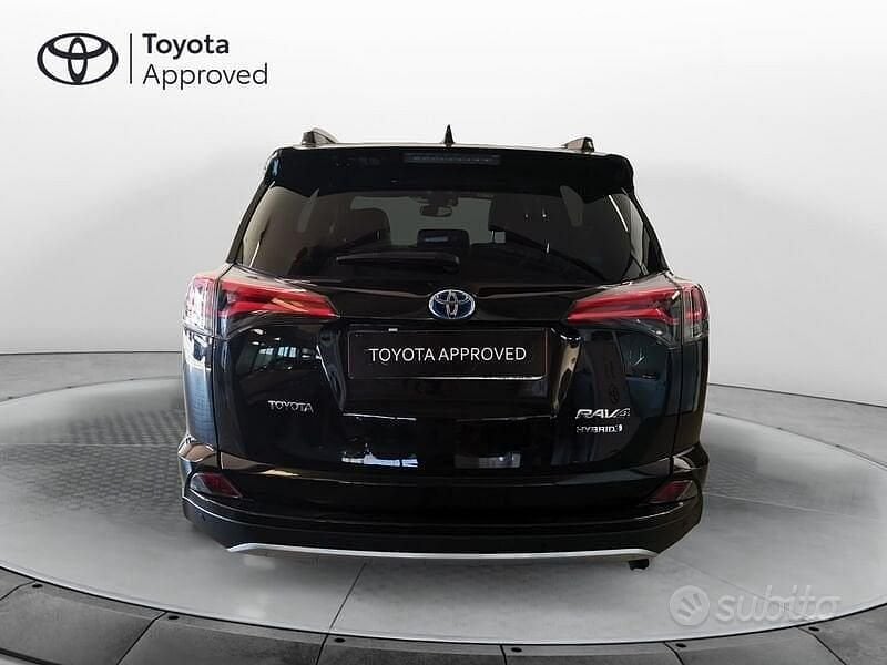 Usata Toyota RAV4 Hybrid Style 197 CV (144 kW) 2017 Nero SUV