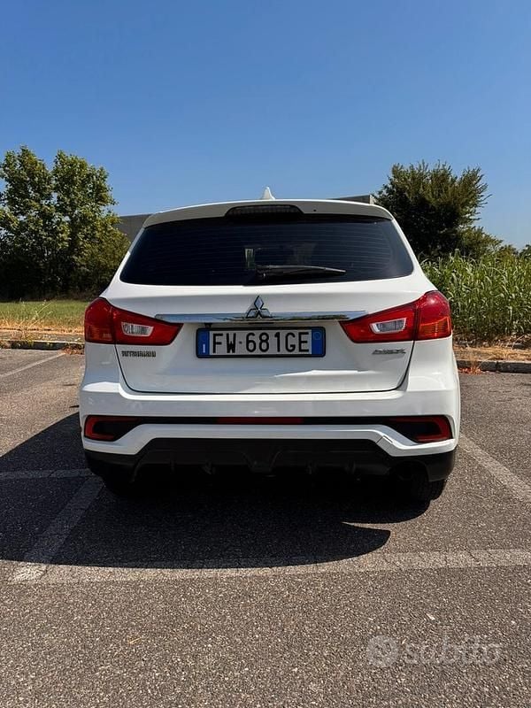 Usata Mitsubishi ASX 117 CV (86 kW) 2019 Bianco SUV