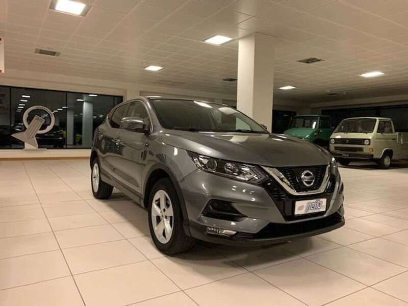 Usata Nissan Qashqai Acenta 110 CV (80 kW) 2018 Grigio SUV