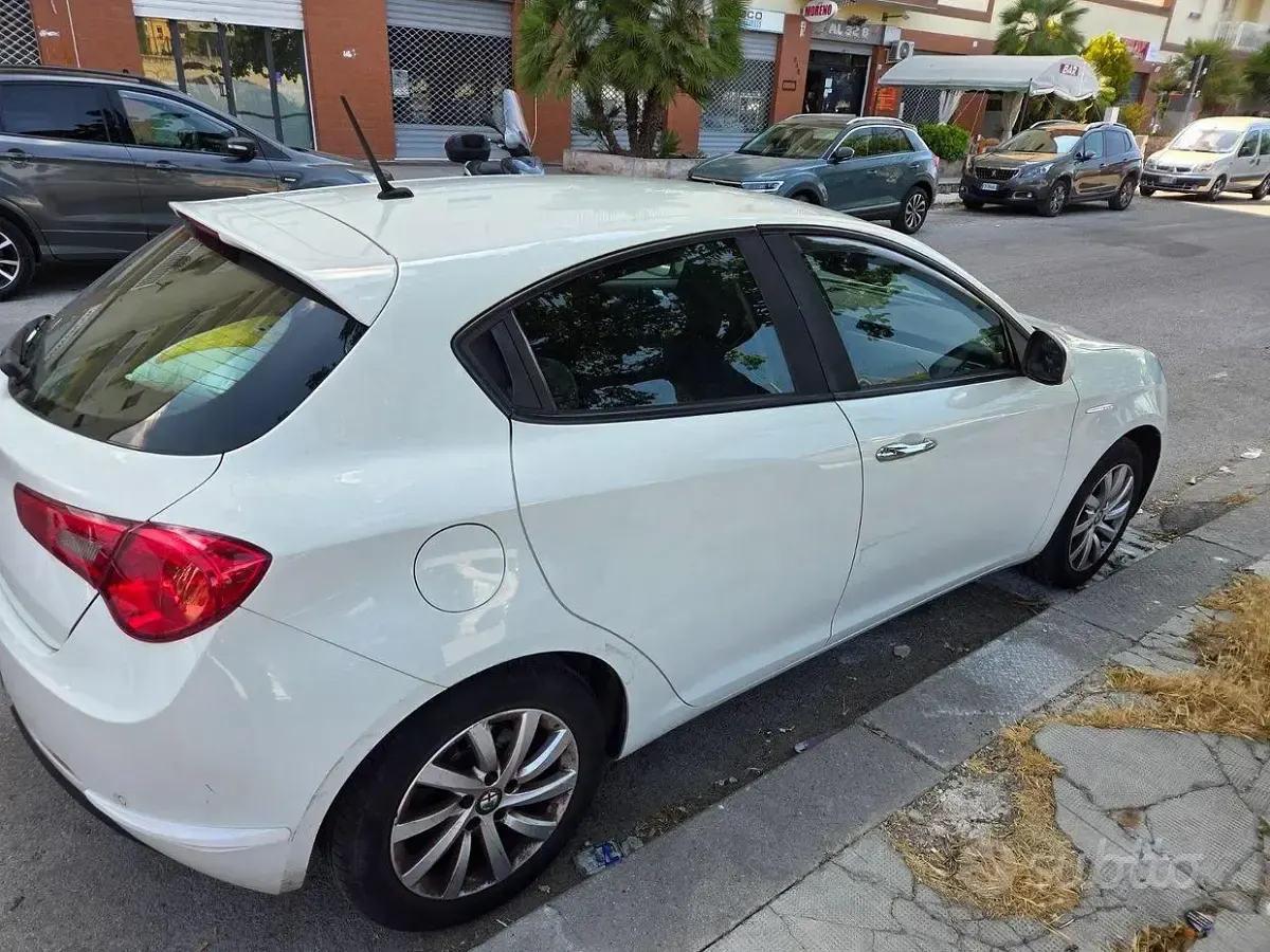 Usata Alfa Romeo Giulietta 120 CV (88 kW) 2016 Bianco Utilitaria