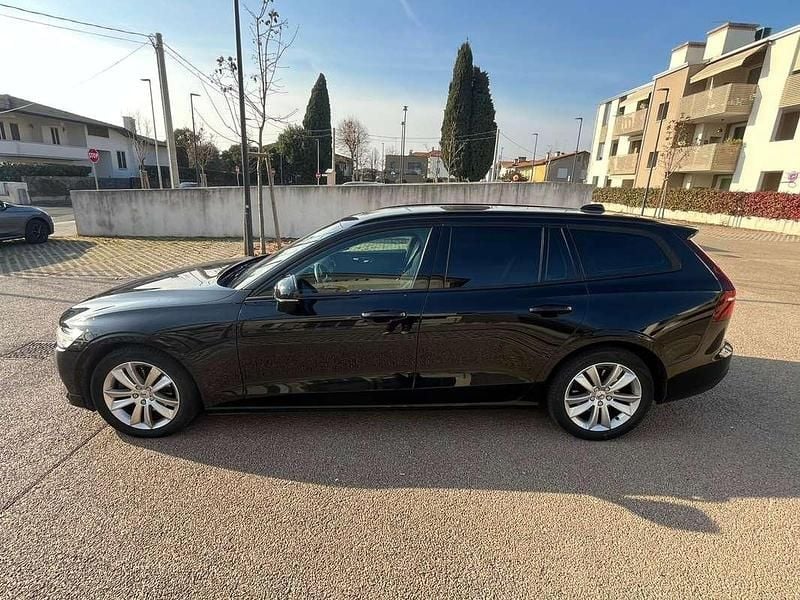 Usata Volvo V60 Business Edition 150 CV (110 kW) 2020 Nero Station wagon