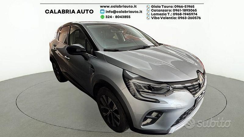 Usata Renault Captur Techno 140 CV (102 kW) 2023 Grigio scuro SUV