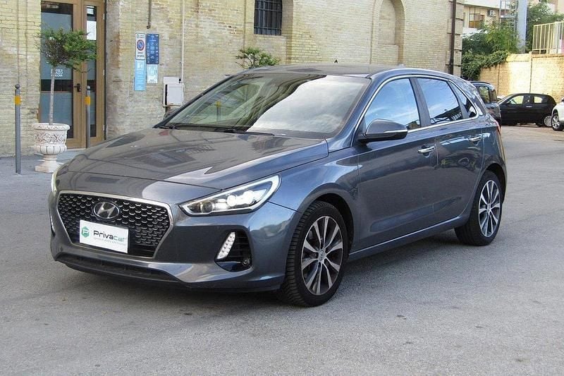 Usata Hyundai i30 GO! 110 CV (80 kW) 2016 Bianco Berlina