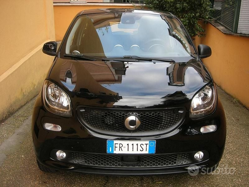 Usata Smart ForFour 71 CV (52 kW) 2018 Nero Utilitaria