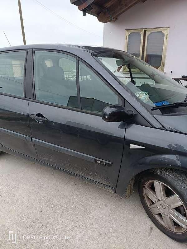 Usata Renault Scénic II LIMITED 106 CV (77 kW) 2006 Monovolume
