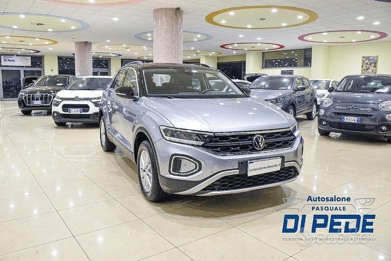 Usata VW T-Roc Life 150 CV (110 kW) 2023 Grigio SUV