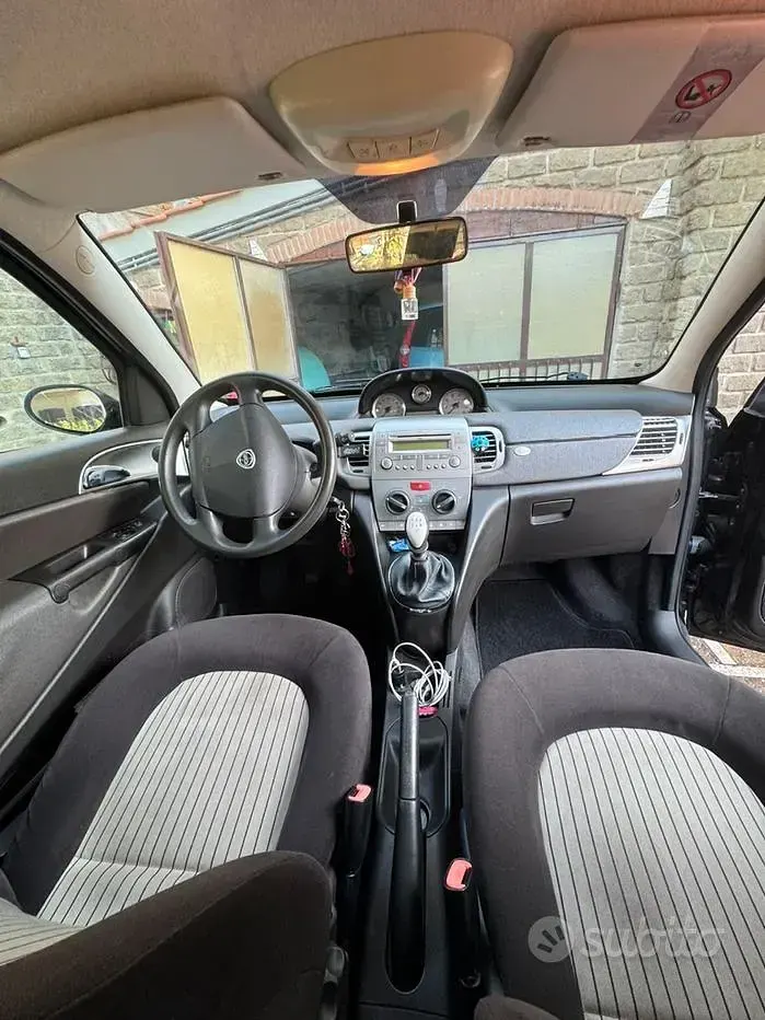 Usata Lancia Ypsilon 60 CV (44 kW) 2007 Nero Utilitaria