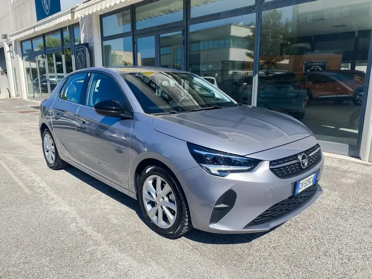 Usata Opel Corsa Elegance 101 CV (74 kW) 2021 Bianco Utilitaria