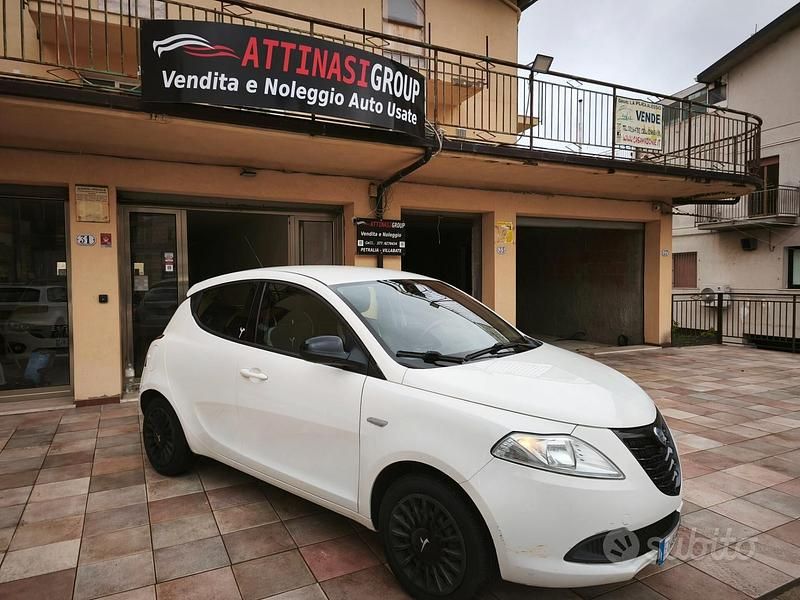 Usata Lancia Ypsilon 69 CV (50 kW) 2014 Bianco Utilitaria