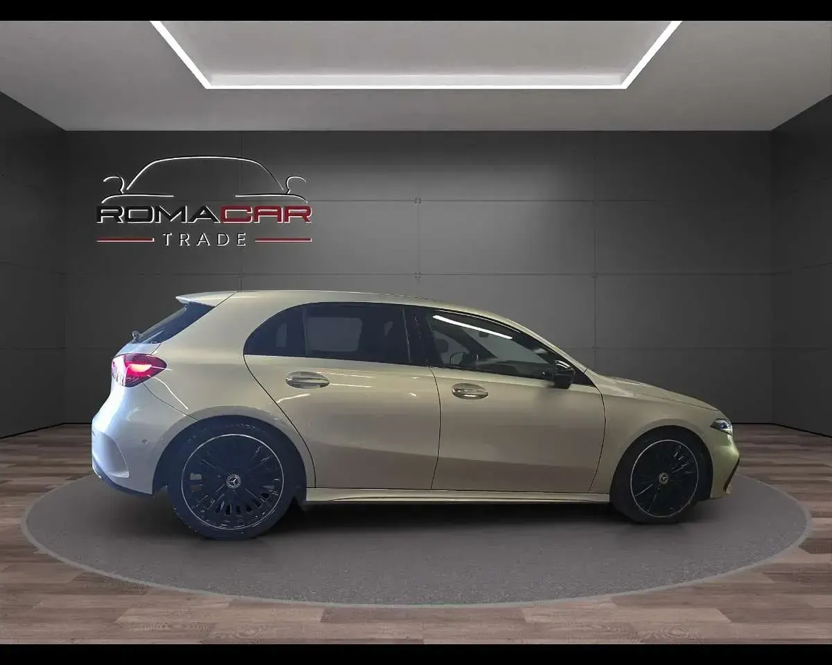 Usata Mercedes A180 AMG line 136 CV (100 kW) 2023 Grigio Berlina