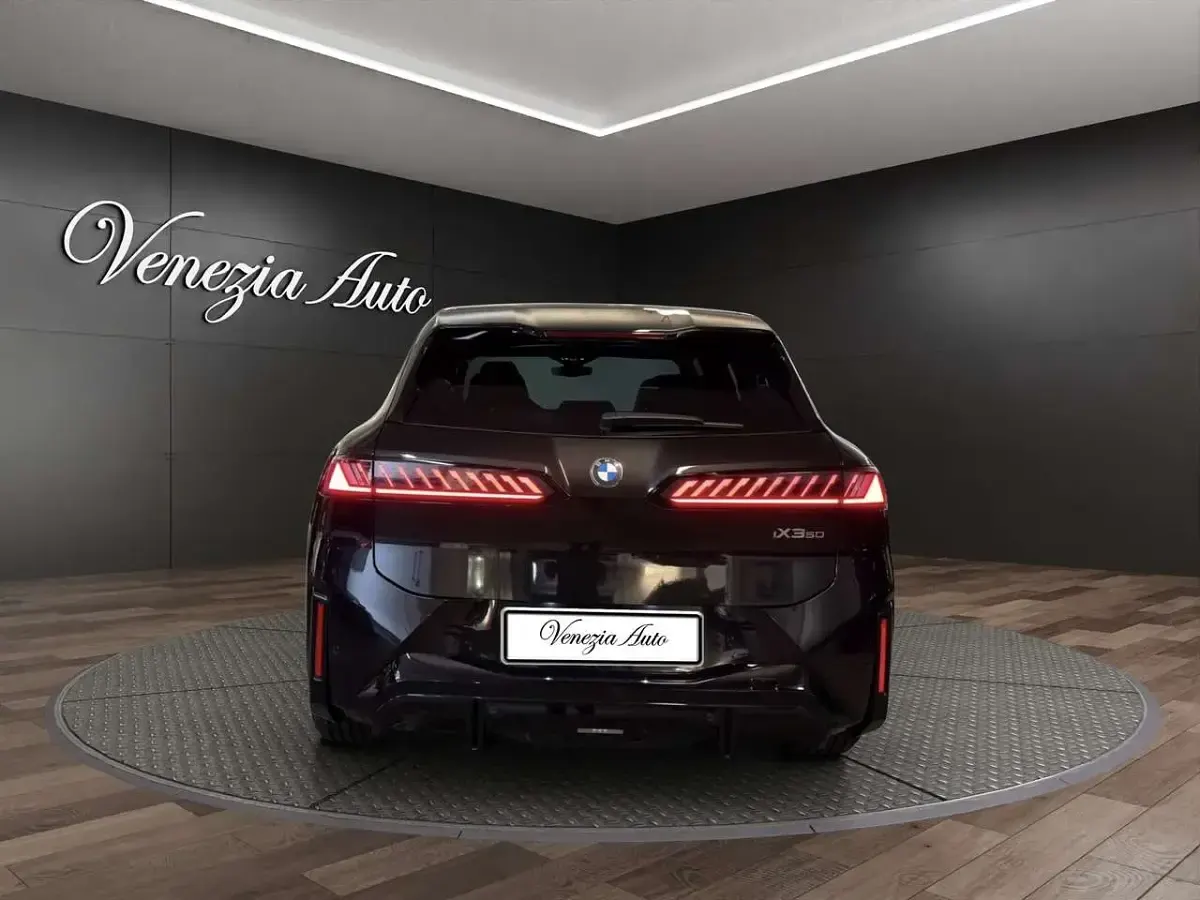 Usata BMW iX3 344 kW (468 CV) 2026 Nero SUV