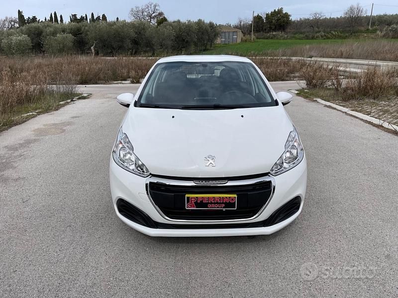 Usata Peugeot 208 Active 102 CV (75 kW) 2020 Bianco Utilitaria