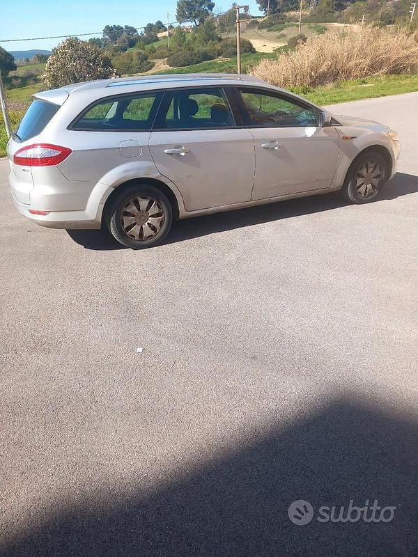 Usata Ford Mondeo 140 CV (102 kW) 2010 Grigio Station wagon
