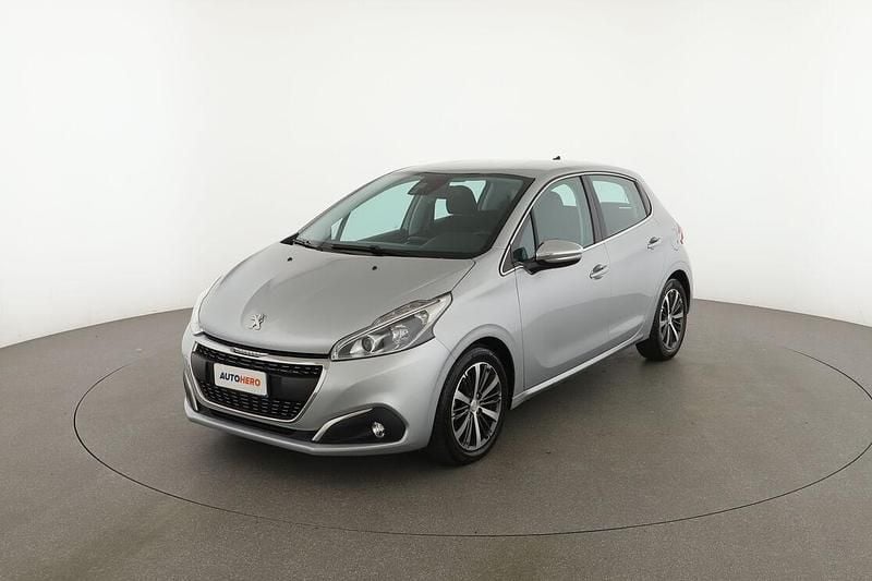 Begagnad Peugeot 208 Allure 100 HK (73 kW) 2016 Halvkombi