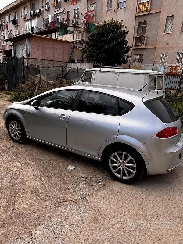 Usata Seat Leon 2011 Grigio Utilitaria