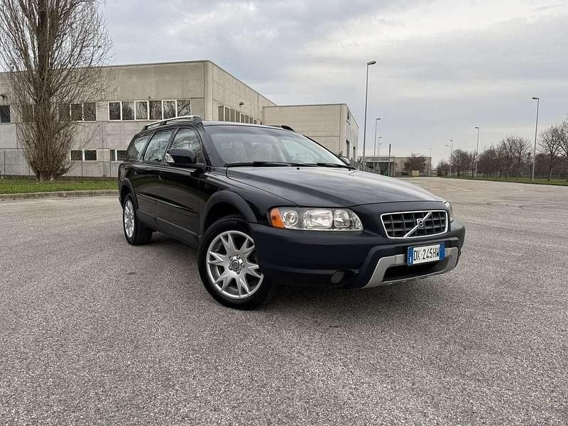 Usata Volvo XC70 185 CV (136 kW) 2007 Nero Station wagon