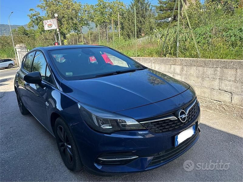 Usata Opel Astra Ultimate 122 CV (89 kW) 2020 Blu Berlina