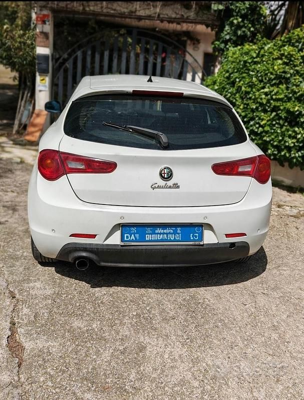 Usata Alfa Romeo Giulietta Distinctive 2011 Bianco Utilitaria